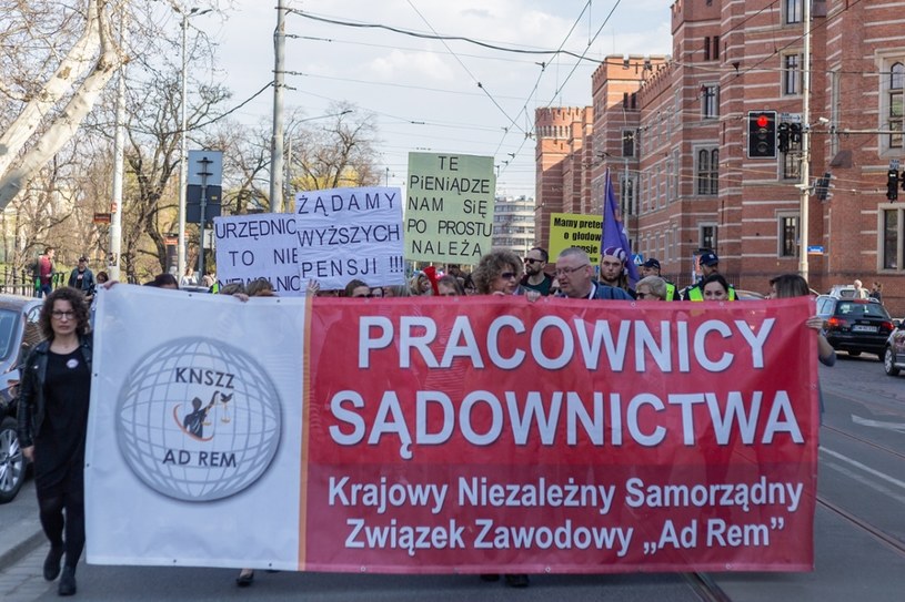 Protest pracowników sądów i prokuratur /Krzysztof Kaniewski /Reporter