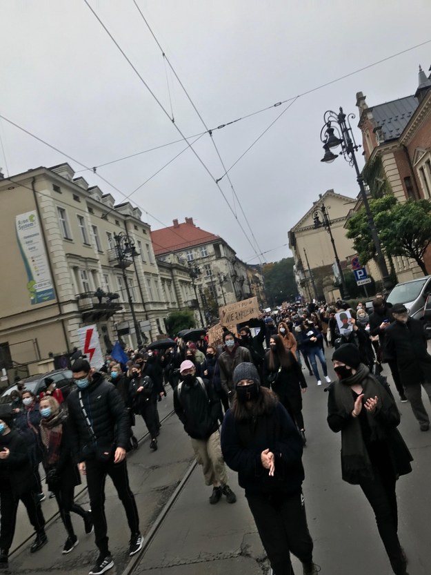 Protest przeciw zaostrzeniu przepisów ws. aborcji w Krakowie /Katarzyna Staszko /RMF FM