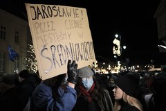 Protest przeciwko "lex TVN" w Warszawie