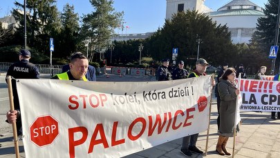 Protest przeciwko budowie megalotniska. "Za grosze mam oddać?"