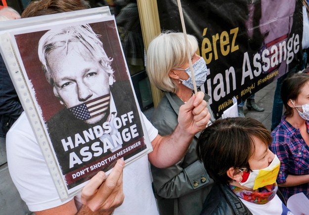 Protest przeciwko ekstradycji Assange'a /OLIVIER HOSLET /PAP/EPA