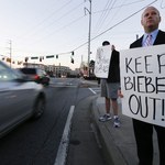 Protest przeciwko Justinowi Bieberowi
