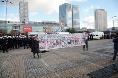 Protest przeciwko obostrzeniom wprowadzonym w związku z pandemią