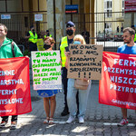 Protest przeciwko odorowi z ferm przemysłowych