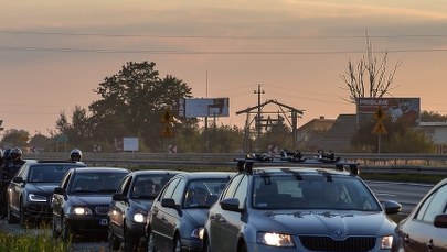 Protest przeciwko rozbudowie linii wysokiego napięcia na DK 79
