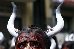 Protest przeciwko słynnym hiszpańskim gonitwom byków