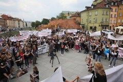 Protest przeciwko sprzedaży polskich koni na rzeź 