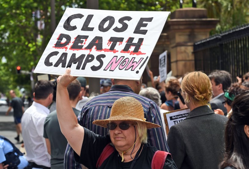 Protest przeciwko warunkom, jakie panują w obozie na Nauru /William West /AFP