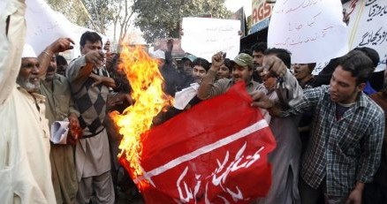 Protest przeciwko zagranicznym karykaturom Mahometa. /AFP