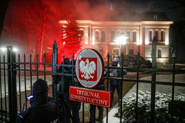 Protest przeciwko zaostrzeniu prawa aborcyjnego w Warszawie /Rafał Guz /PAP