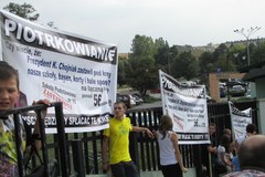 Protest przeciwko zastawianiu szkół w Piotrkowie Trybunalskim