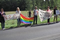 Protest przeciwników neonazizmu przy granicy z Polską