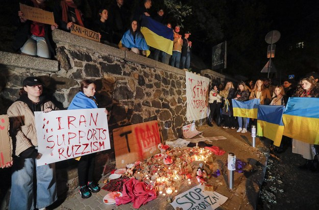 Protest przed ambasadą Iranu w Kijowie /SERGEY DOLZHENKO /PAP/EPA