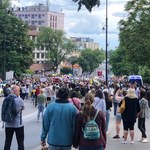 Protest przed ambasadą Rosji w Warszawie. "Świat powinien postrzegać Rosję jako terrorystę"