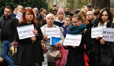 Protest przed gdańską kurią