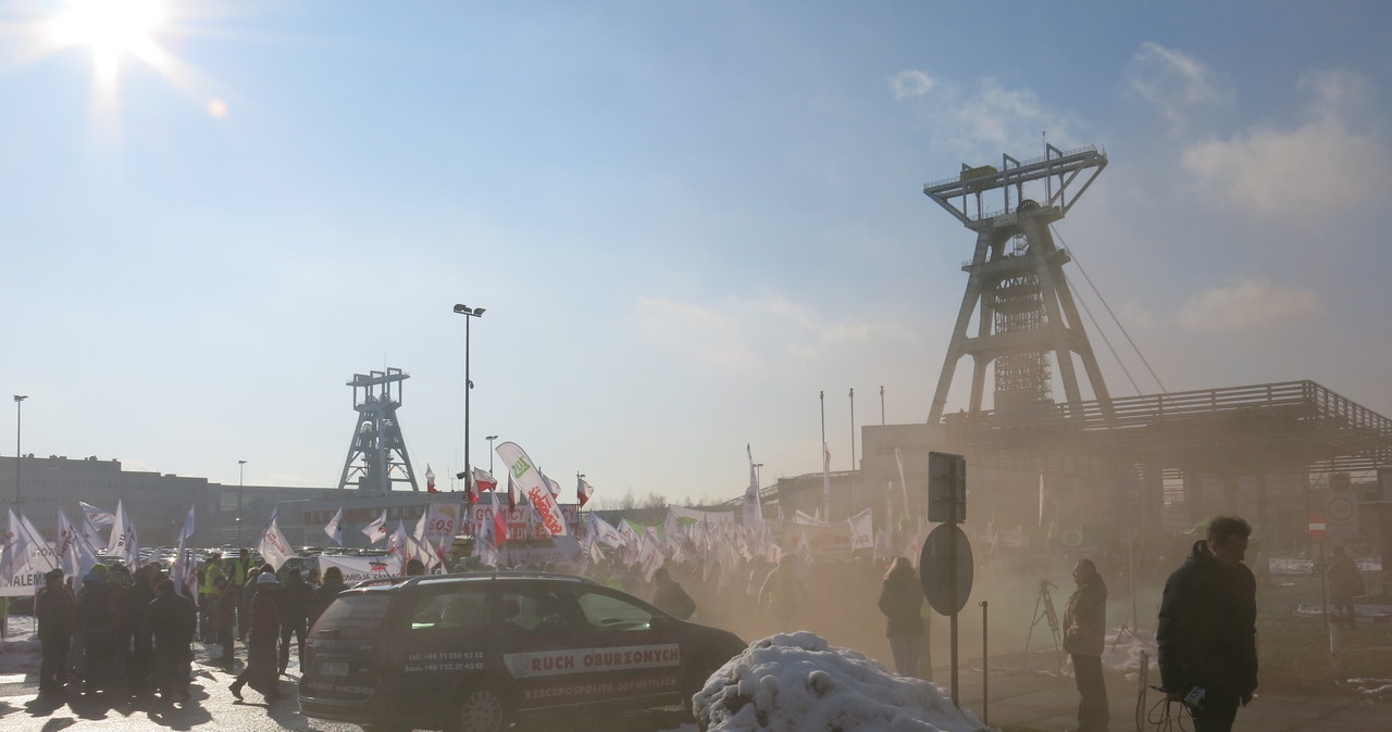 Protest przed kopalnią. Chcą wycofania planu cięć