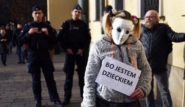 Protest przed krakowską kurią