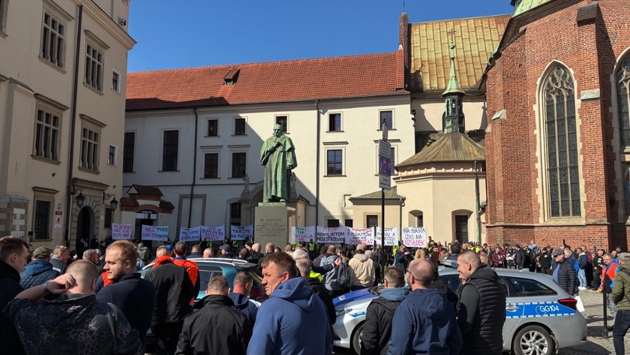Protest przed magistratem w Krakowie /Maciej Sołtys /RMF FM