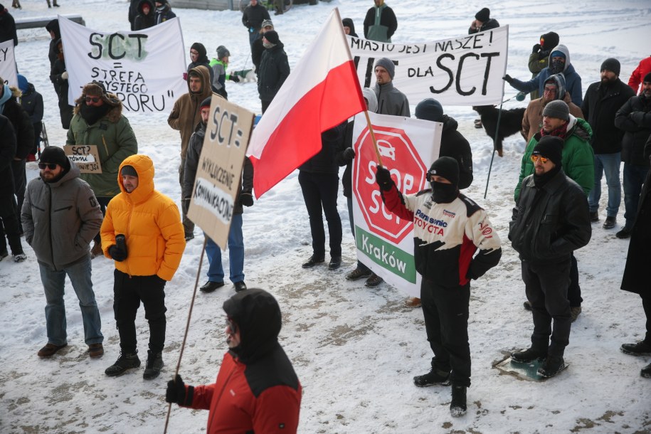 Protest przed Muzeum Narodowym w Krakowie /	Łukasz Gągulski /PAP