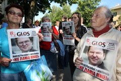 Protest przed sądem, gdzie toczy się proces Poczobuta 