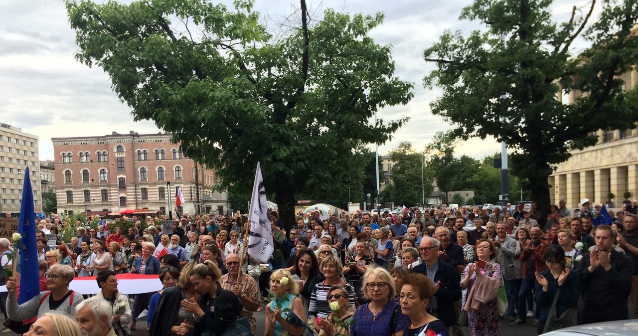 Protest przed Sądem Okręgowym w Łodzi