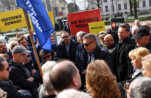 Protest przed sądem w Szczecinie / 	Marcin Bielecki    /PAP