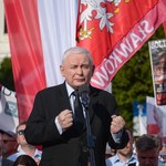 Protest przed Sejmem. Kaczyński: Dziesiątki tysięcy ludzi do osłony wyborów