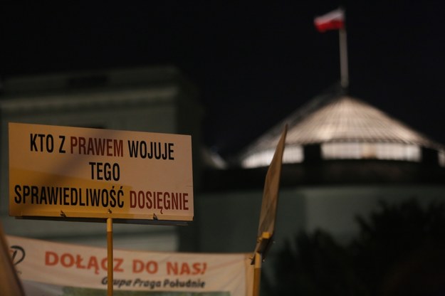 Protest przed Sejmem /Leszek Szymański /PAP