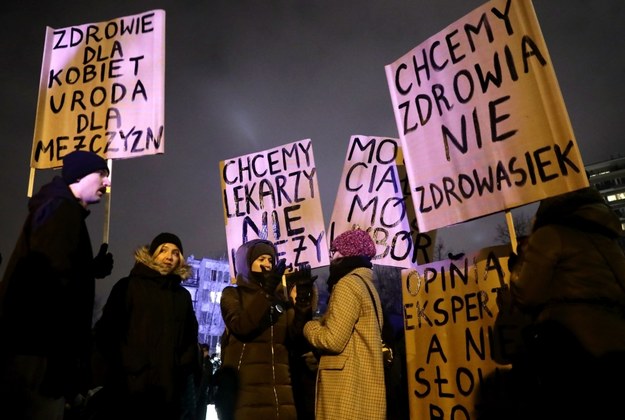 Protest przed Sejmem / 	Tomasz Gzell    /PAP