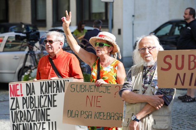 Protest przed siedzibą Państwowej Komisji Wyborczej w Warszawie. 29.08.2024 r. /Tomasz Gzell /PAP