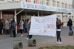 Protest przed szpitalem w Łomży