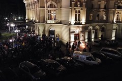 Protest przed Teatrem Słowackiego w Krakowie