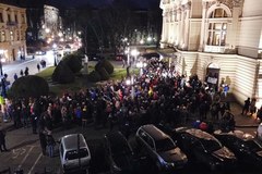 Protest przed Teatrem Słowackiego w Krakowie