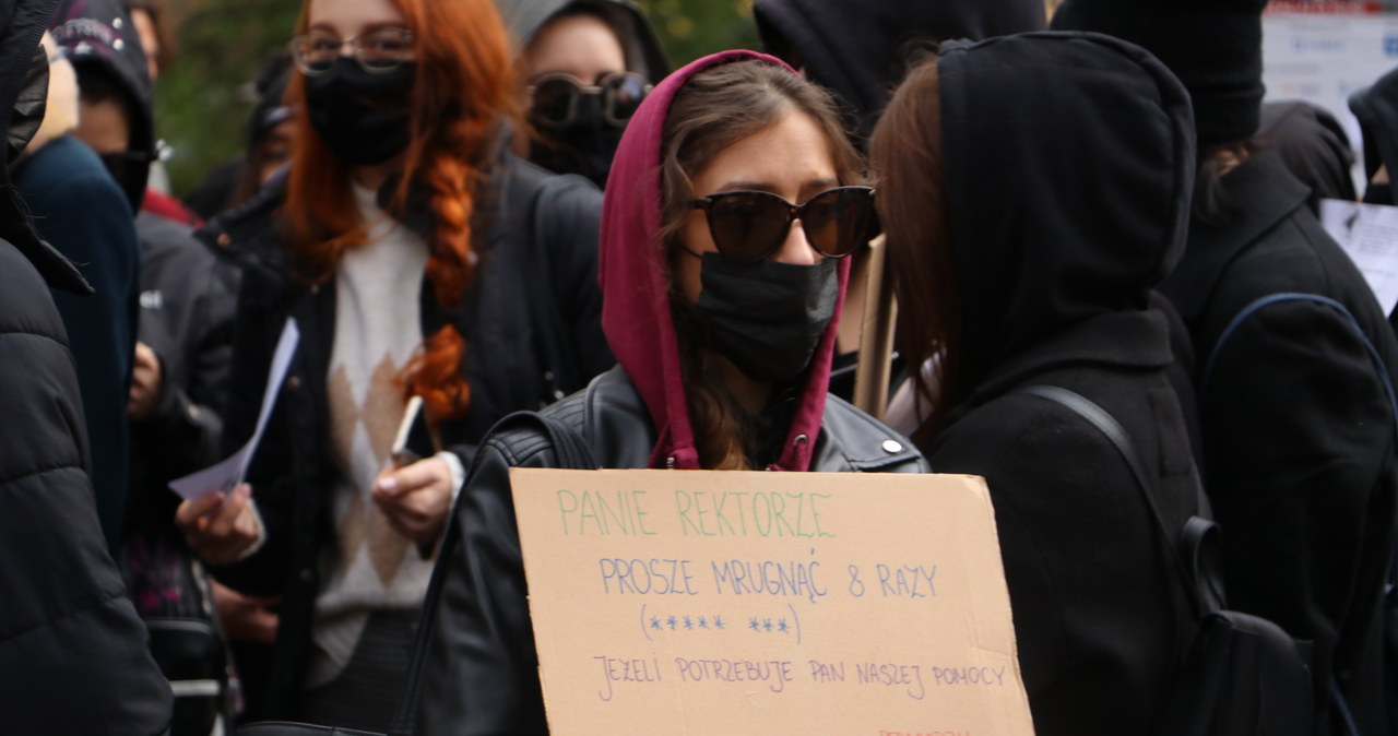 Protest przed Uniwersytetem Pedagogicznym. "Represje wobec pracowników" 