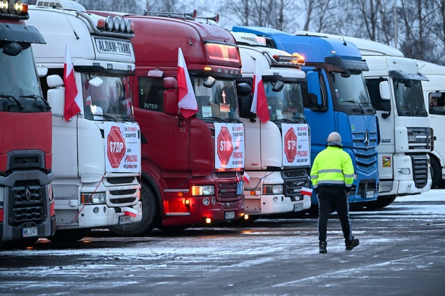 Protest przewoźników kontenerowych sparaliżuje Trójmiasto. Utrudnienia w Gdańsku i Gdyni /Andrzej Jackowski /PAP