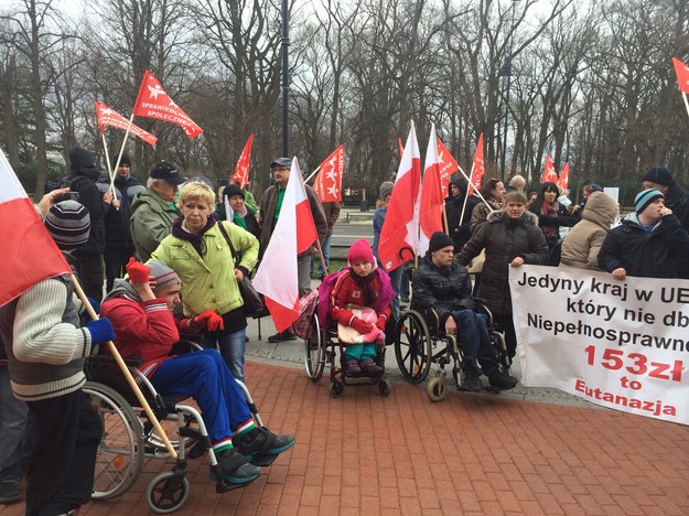 Protest rodziców niepełnosprawnych dzieci /Monika Gosławska /RMF FM