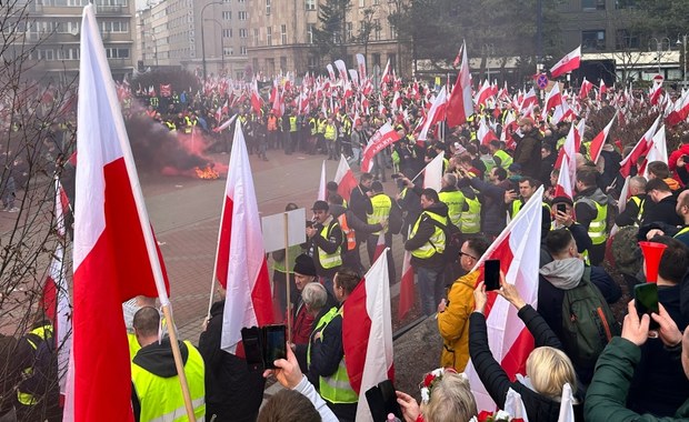 Protest rolników w stolicy. "Wkrótce wrócimy do Warszawy" [ZAPIS RELACJI]