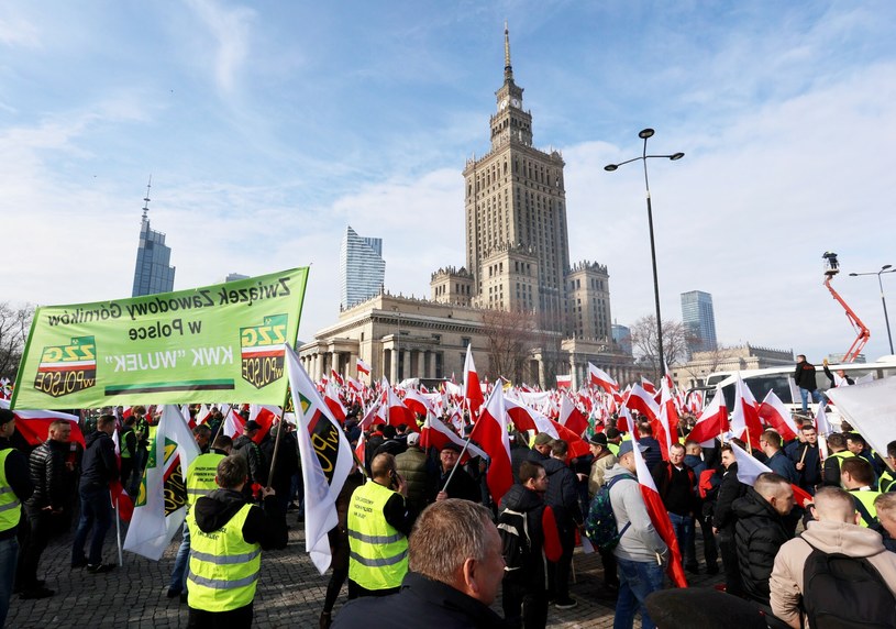 Protest rolników w Warszawie. Demonstranci zaczęli blokować drogi