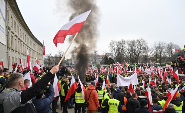 Protest rolników we Wrocławiu. Budynek KE obrzucony jajkami
