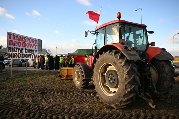 Protest rolników z "Podkarpackiej oszukanej wsi" przed przejściem granicznym w Medyce /Darek Delmanowicz /PAP