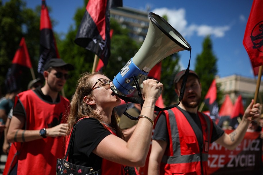 Protest środowiska naukowego przed Sejmem. /	Leszek Szymański   /PAP