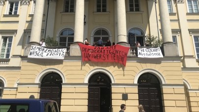 Protest studentów i pracowników Uniwersytetu Warszawskiego. Nie chcą tzw. ustawy Gowina