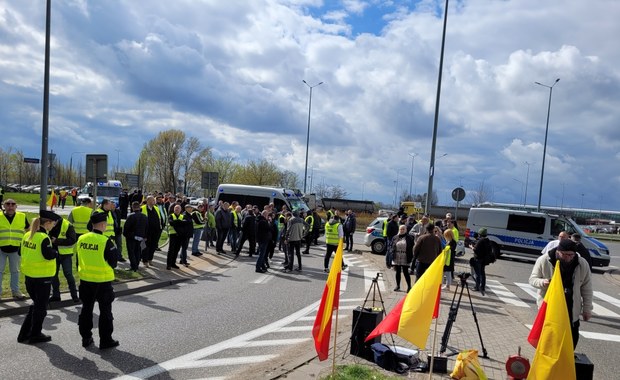 Protest taksówkarzy. Są problemy z dojazdem do Lotniska Chopina