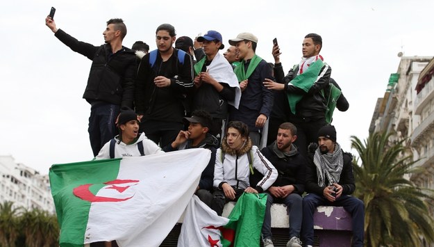 Protest w Algierze /MOHAMED MESSARA /PAP/EPA