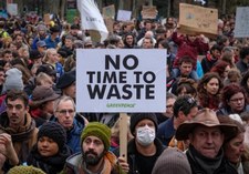 Protest w Brukseli na rzecz powstrzymania zmian klimatycznych
