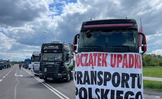 Protest w Dorohusku. Przewoźnicy: Bez przywrócenia pozwoleń zbankrutujemy