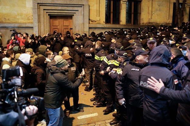 Protest w Gruzji /David Mdzinarishvili  /PAP/EPA