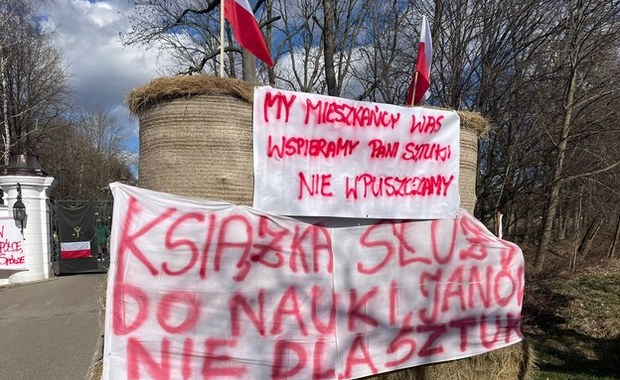 Protest w Janowie Podlaskim. Pracownicy stadniny grożą strajkiem