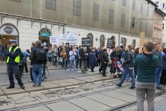 Protest w Krakowie przeciwko likwidacji miejsc parkingowych