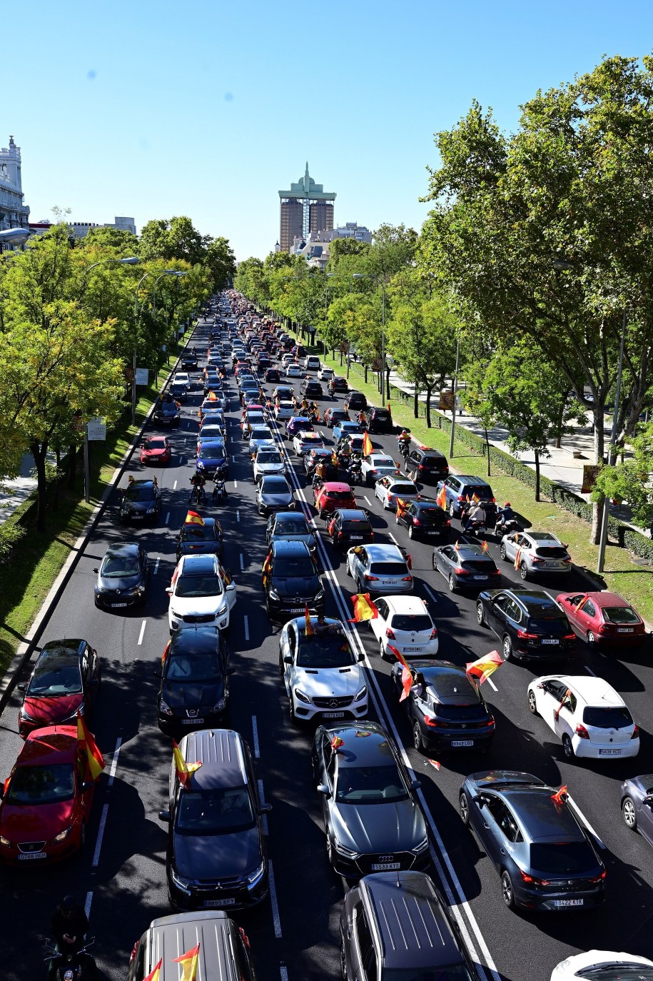 Protest w Madrycie przeciwko rządowi Pedra Sancheza /VICTOR LERENA  /PAP/EPA